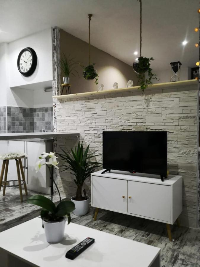 Studio Zen Et Cosy, Neuf En Pleine Ville Сен-Клод Екстериор снимка