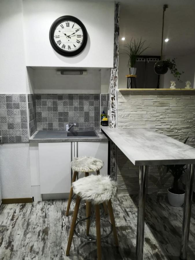 Studio Zen Et Cosy, Neuf En Pleine Ville Сен-Клод Екстериор снимка
